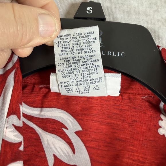 Extreme Gear Vintage Shirt Mens Small Red White Hibiscus Hawaiian Floral Y2K - Picture 4 of 7